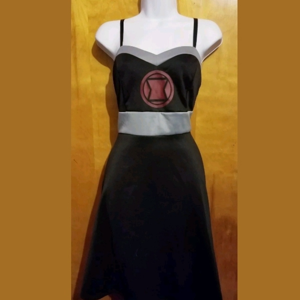 Torrid Her Universe Black Widow Cosplay Dress RARE